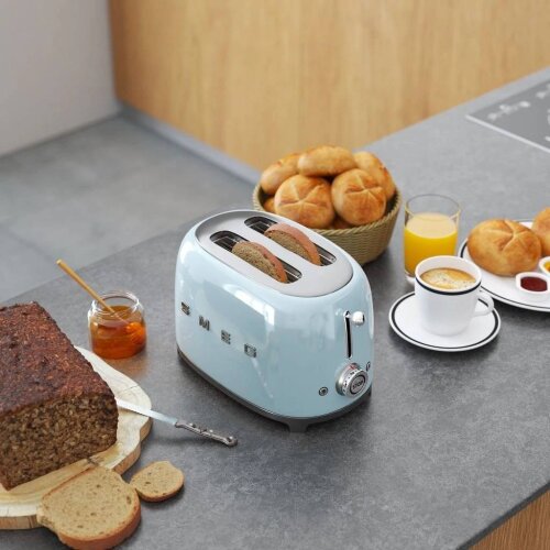 SMEG toster TSF01PBEU 950W, pop-up, 2 utora za kruh, pastelno plava